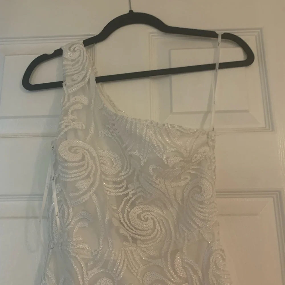 NWT Madina White Sequin One-Shoulder Bodycon Mini Dress - Picture 5 of 11